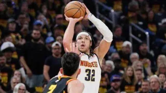 鲸鱼直播体育-绝杀上瘾！能扣能投，戈登是约基奇身边的满分队友