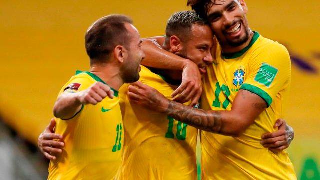 鲸鱼直播在线观看-世预赛进球第1 国家队吃牌第1 内马尔让人爱且恨